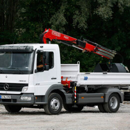 Daimler-Benz-with-Crane